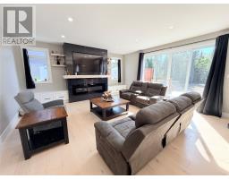 17 Murdoch Avenue thumbnail 14