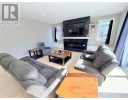 17 Murdoch Avenue thumbnail 16