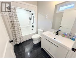 17 Murdoch Avenue thumbnail 28