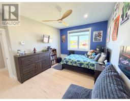 17 Murdoch Avenue thumbnail 31