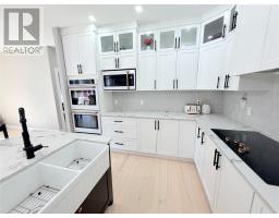 17 Murdoch Avenue thumbnail 4