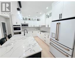 17 Murdoch Avenue thumbnail 6