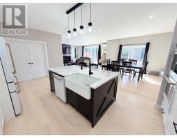 17 Murdoch Avenue thumbnail 7