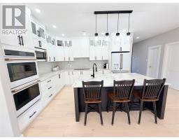17 Murdoch Avenue thumbnail 8