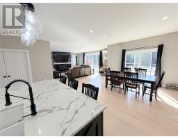 17 Murdoch Avenue thumbnail 9