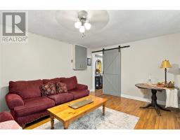 23 Davis Place thumbnail 17