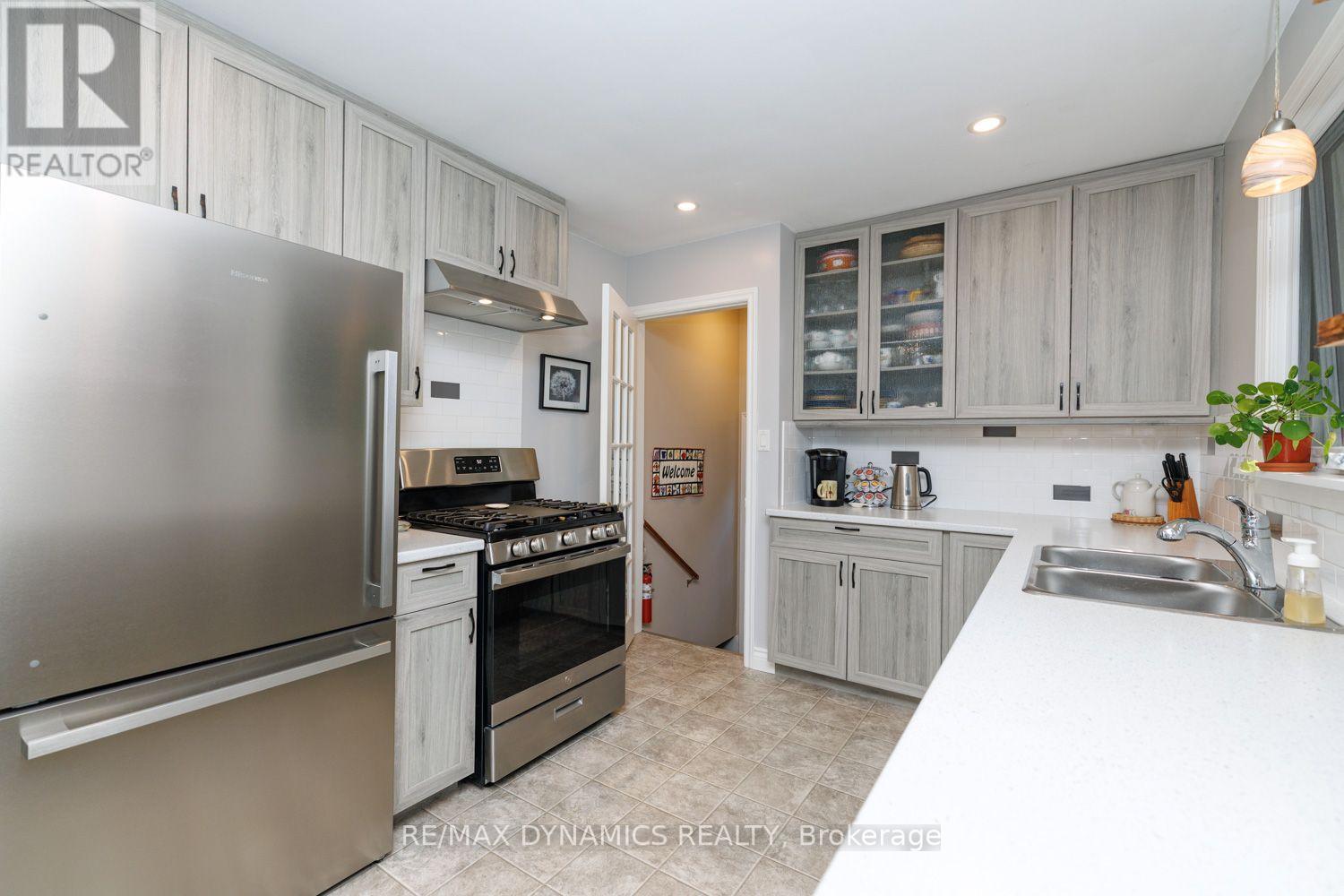 2728 RED MAPLE AVENUE - 10
