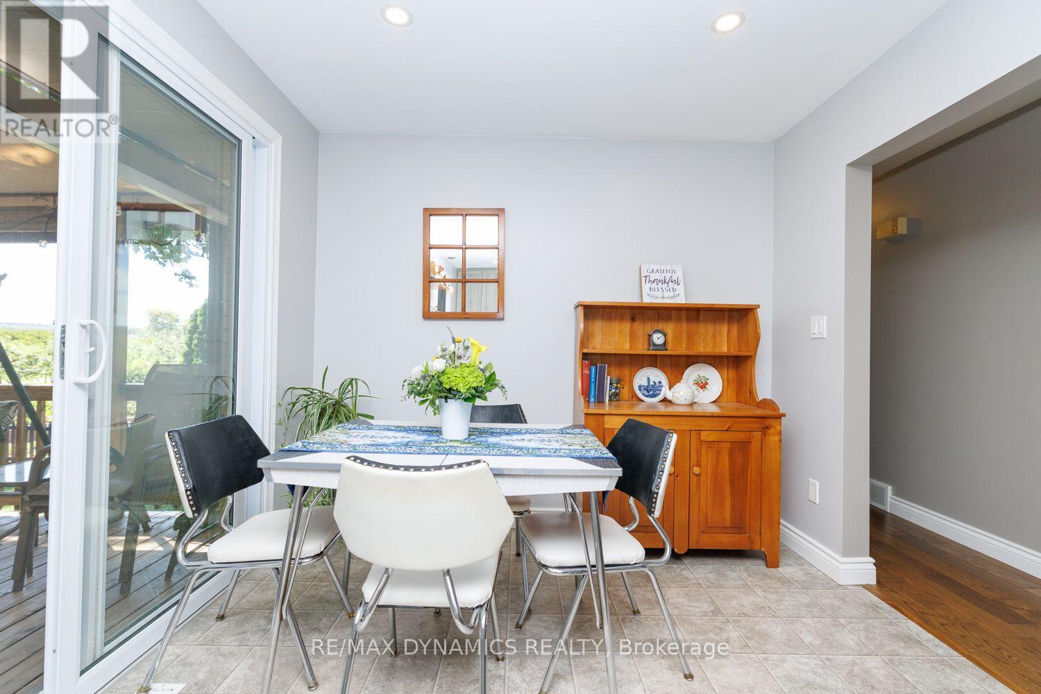 2728 RED MAPLE AVENUE - 11
