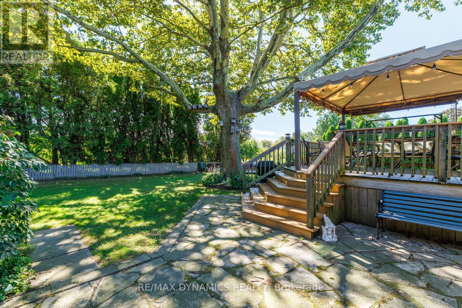 2728 RED MAPLE AVENUE - 27