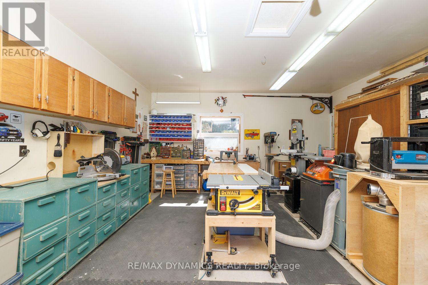 2728 RED MAPLE AVENUE - 40