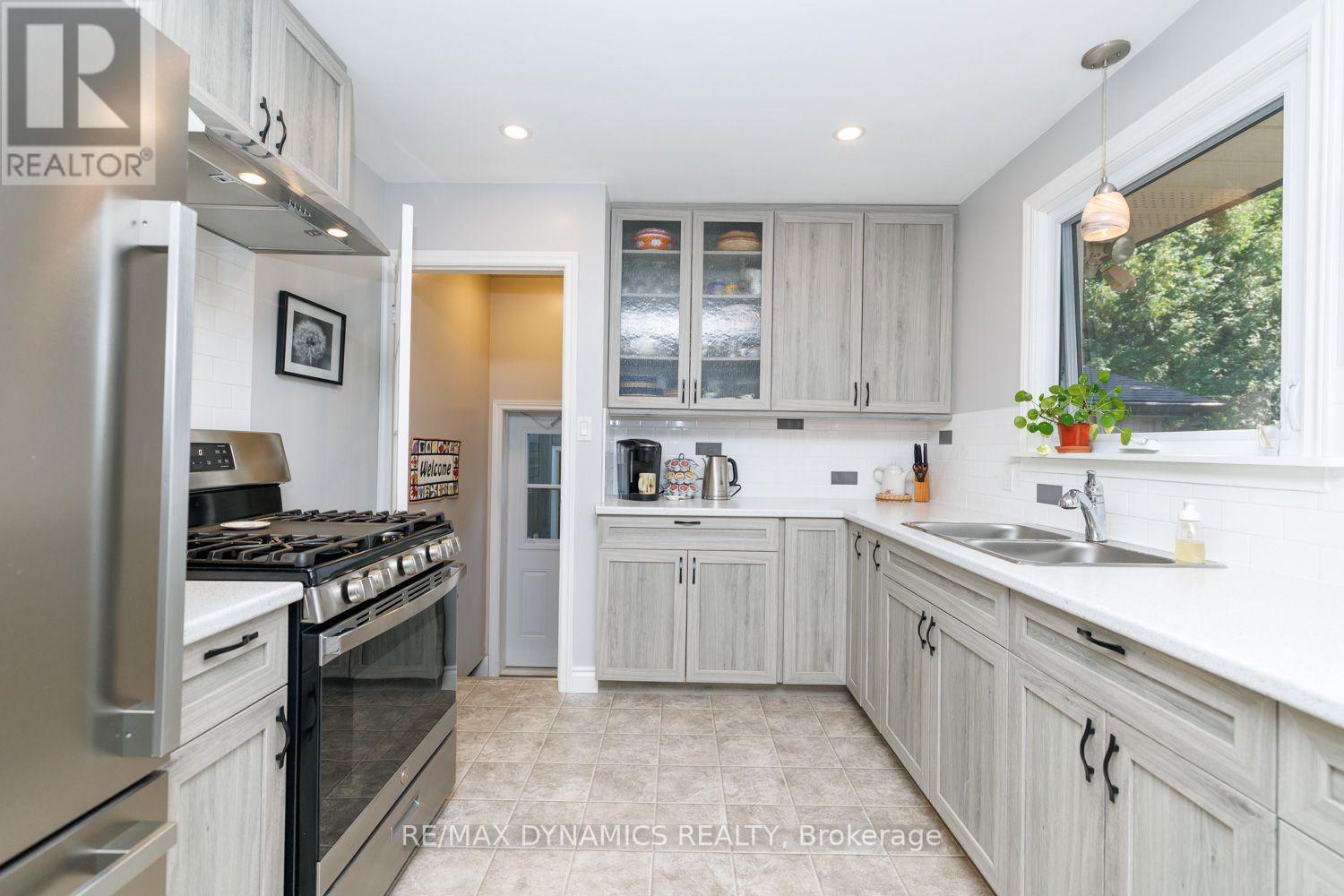 2728 RED MAPLE AVENUE - 9
