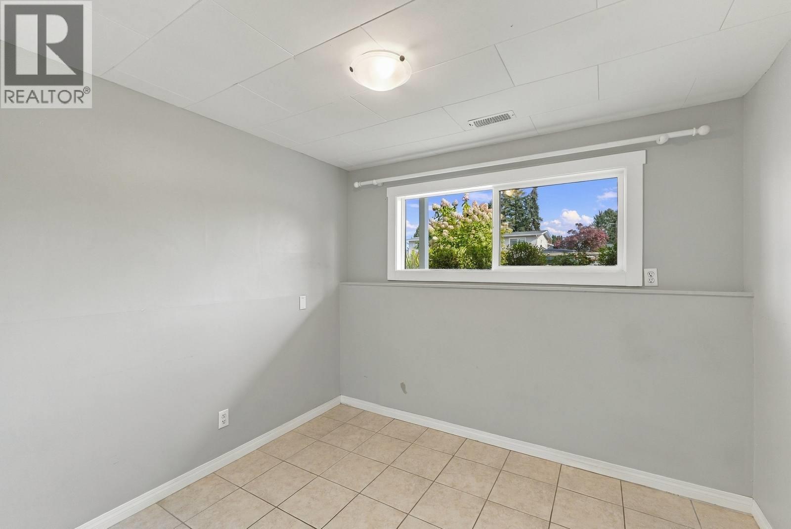 1029 Quesnel Road - 41