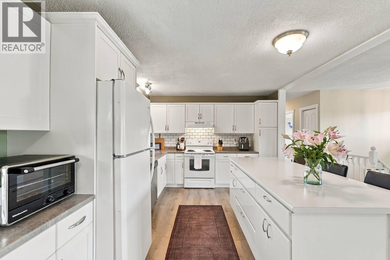 1029 Quesnel Road - Image 12