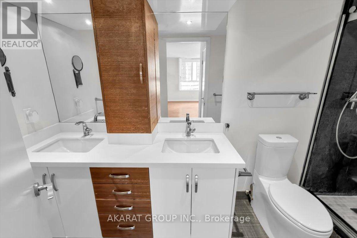 44 Gerrard Street West — photo 33