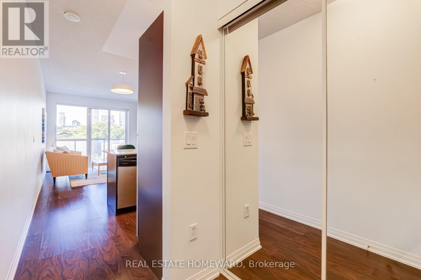 #412 1 COLE STREET - 2