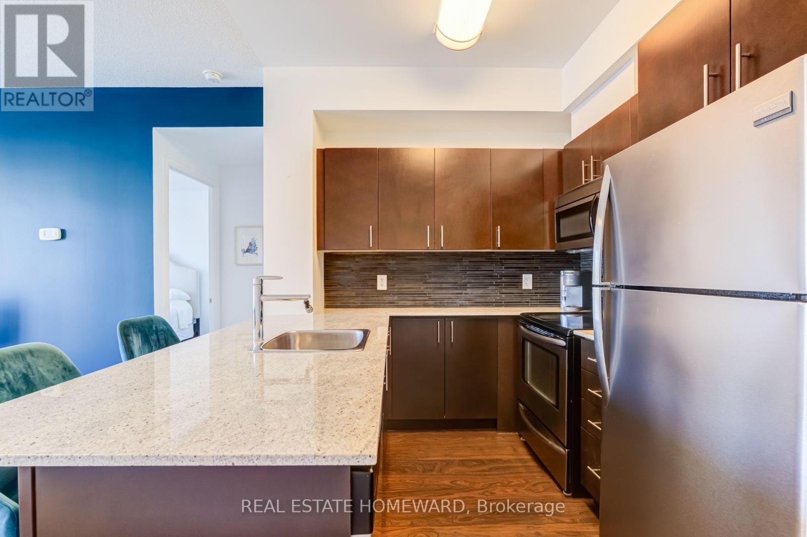 #412 1 COLE STREET - Image 3