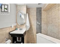 340 Duncombe Drive, Burlington, ON L7L4M1 Photo 30