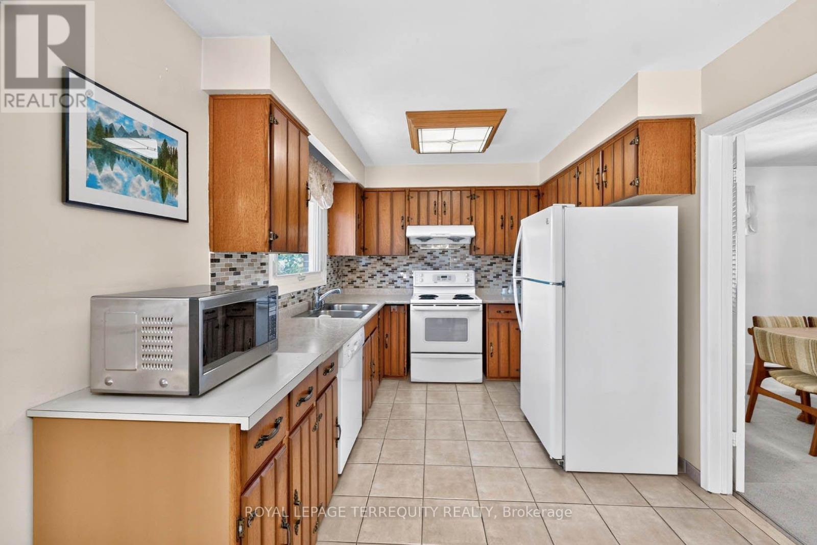 851 HUNTINGWOOD DRIVE - 13