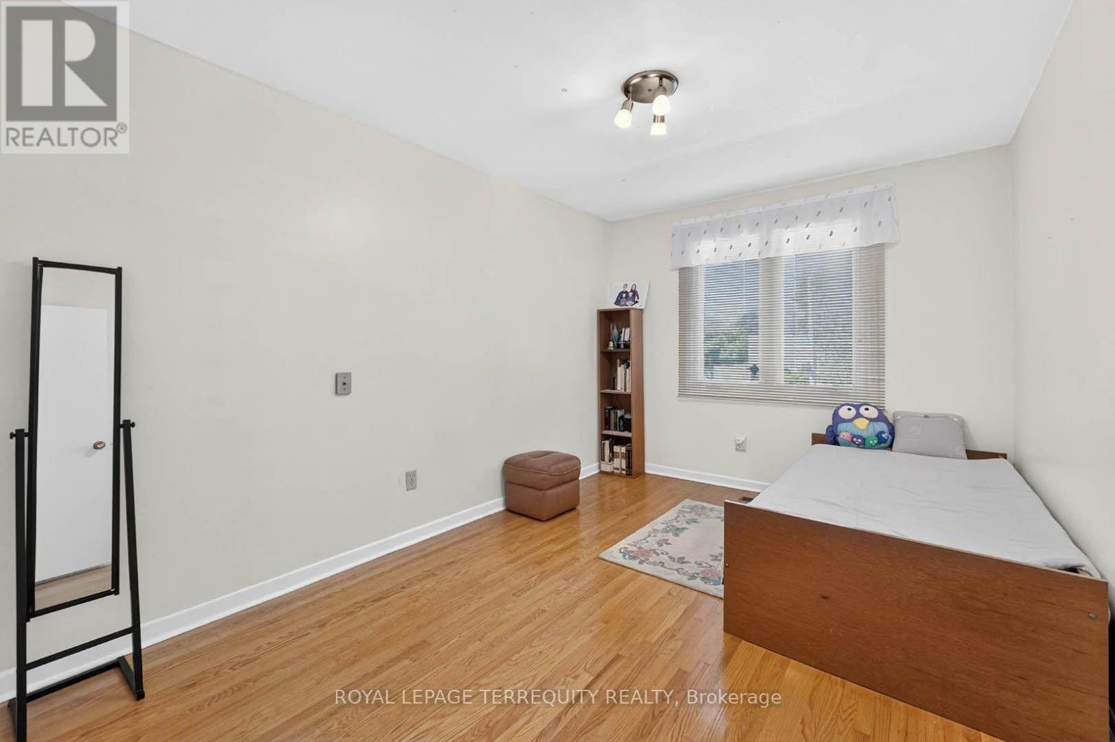 851 HUNTINGWOOD DRIVE - 27
