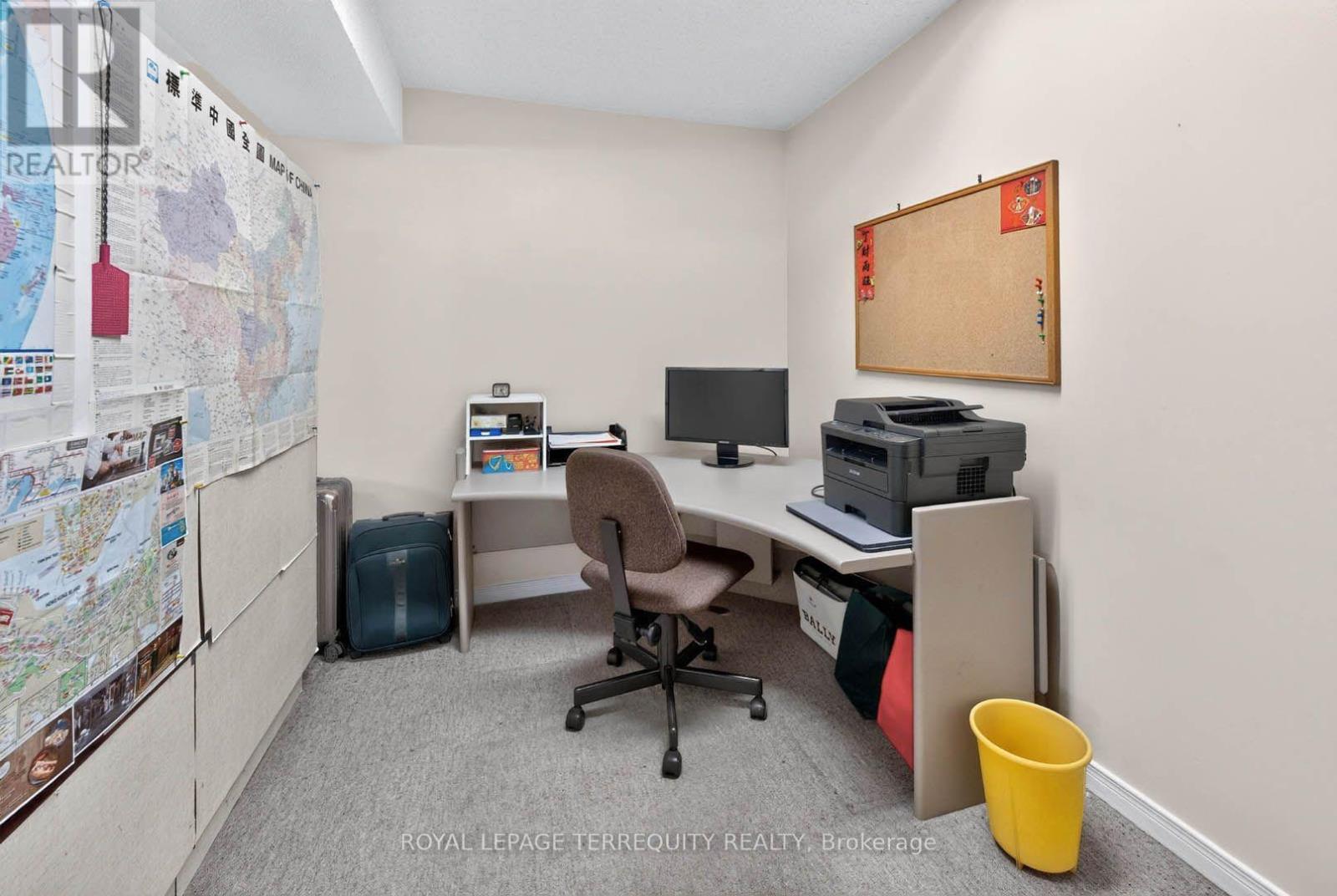 851 HUNTINGWOOD DRIVE - 33