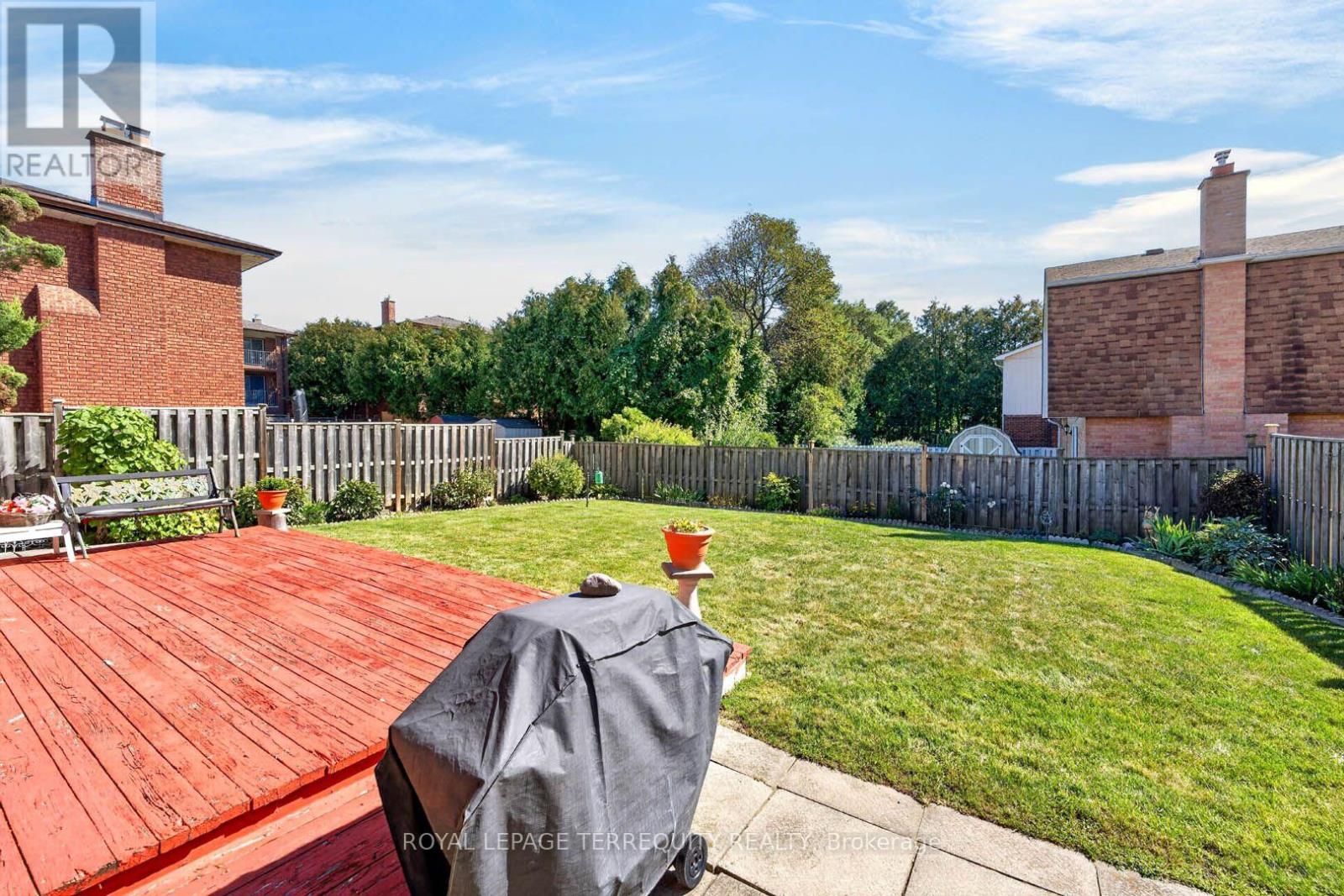851 HUNTINGWOOD DRIVE - 39