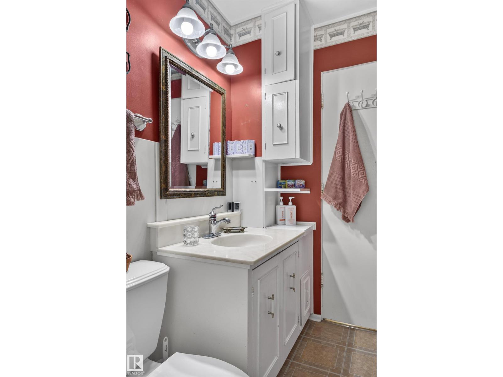 13636 122 AV NW - 22