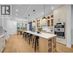 5pc Bathroom - 2437 52 Avenue Sw, Calgary, AB T3E1K5 Photo 7