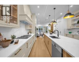 4pc Bathroom - 2437 52 Avenue Sw, Calgary, AB T3E1K5 Photo 10