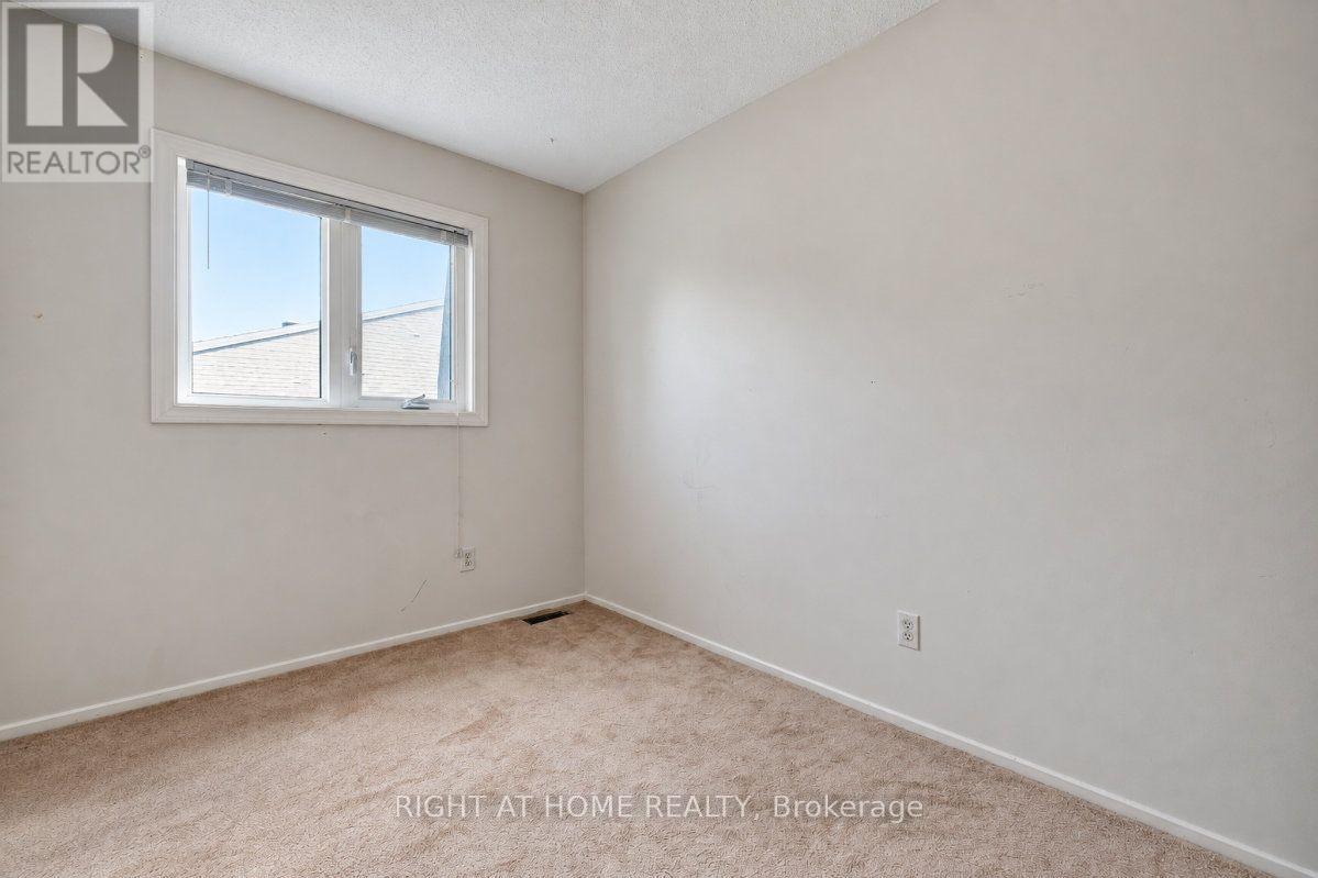 #33 23 LIGHTFOOT PLACE - 26