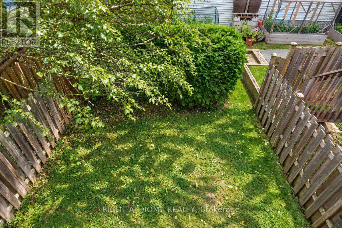 #33 23 LIGHTFOOT PLACE - Image 39