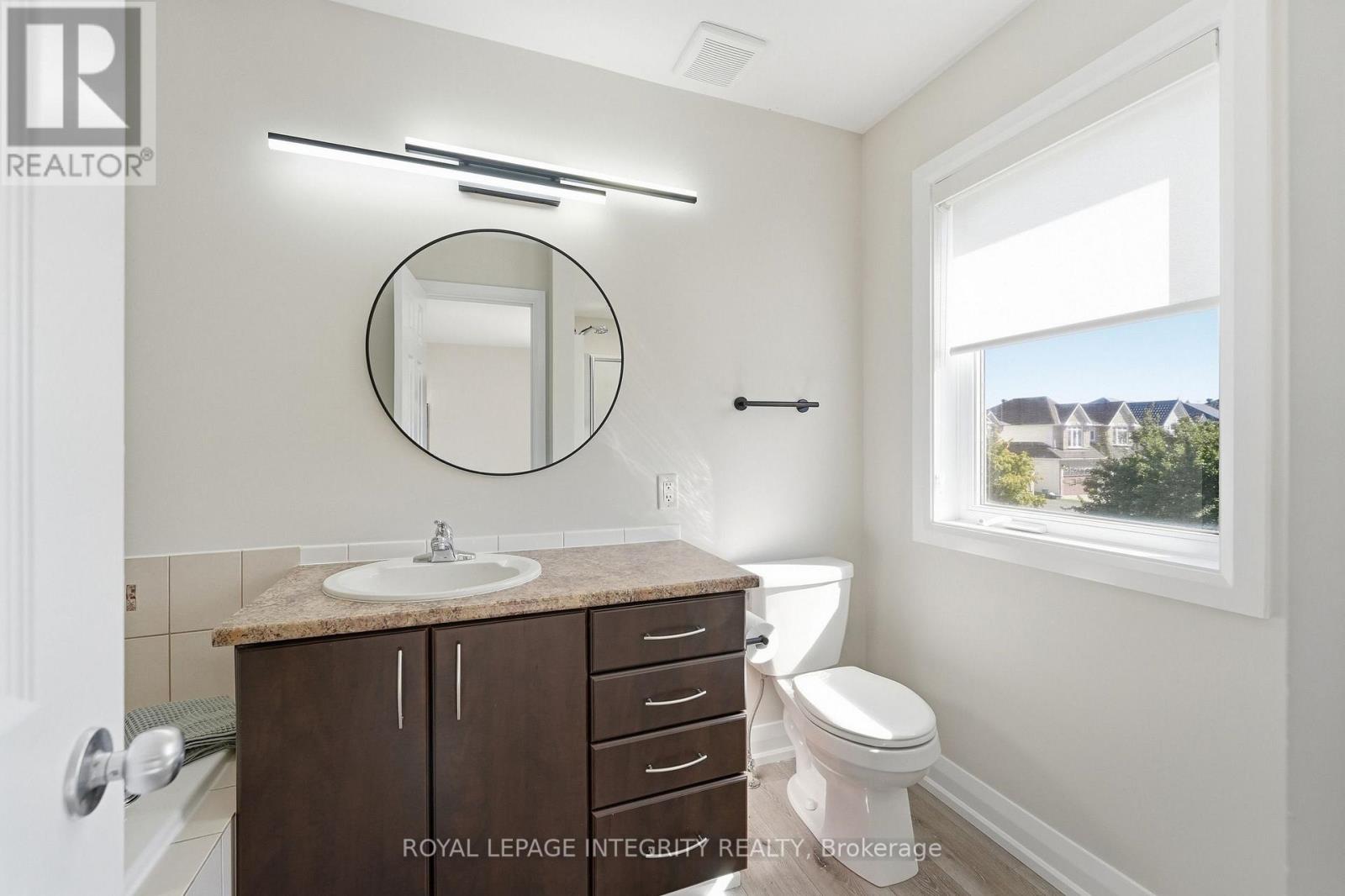 354 SELENE WAY - Image 25