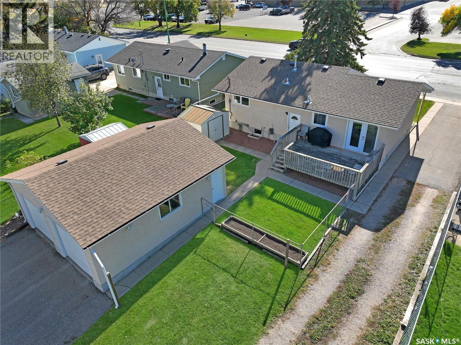384 28th STREET W - 44