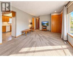 Family room - 384 28th Street W, Prince Albert, SK S6V4S9 Photo 10
