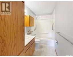 384 28th Street W, Prince Albert, SK S6V4S9 Photo 13