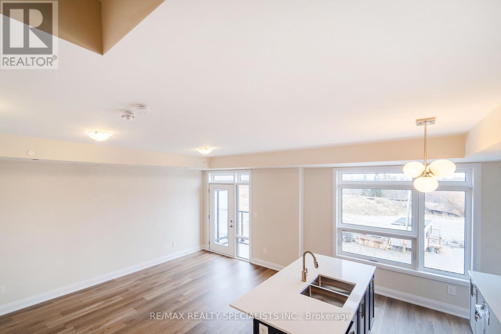 110 - 1577 ROSE WAY, Milton (CB Cobban) — photo 11