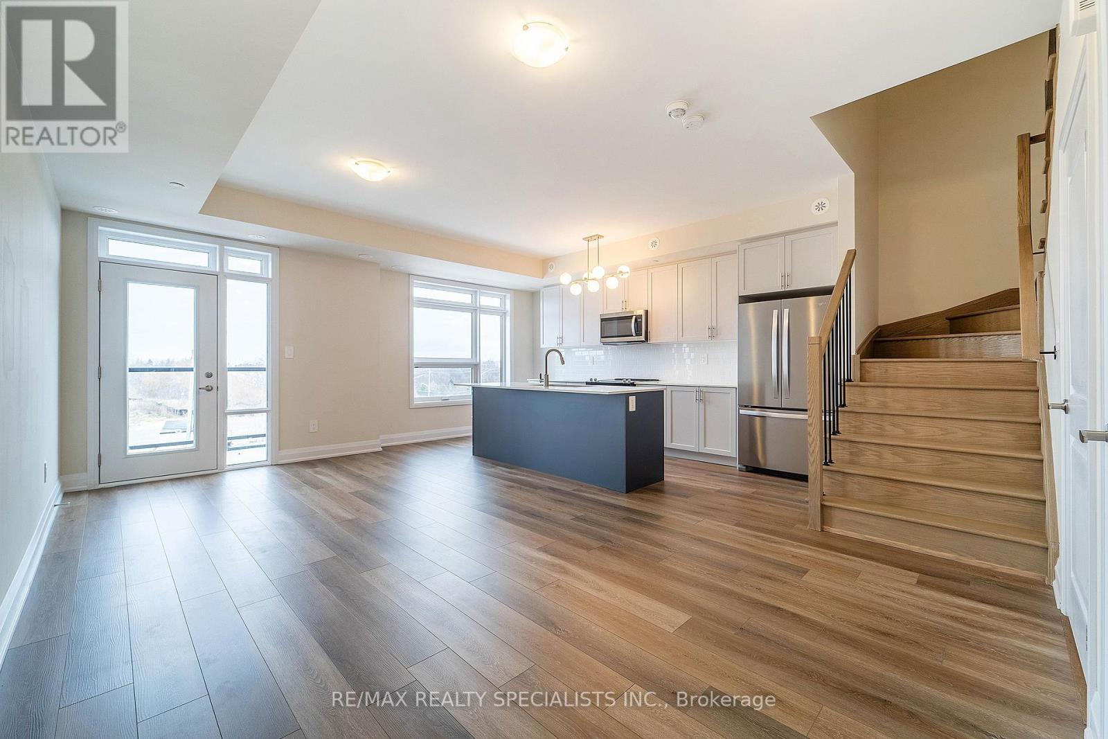 110 - 1577 ROSE WAY, Milton (CB Cobban) — photo 3