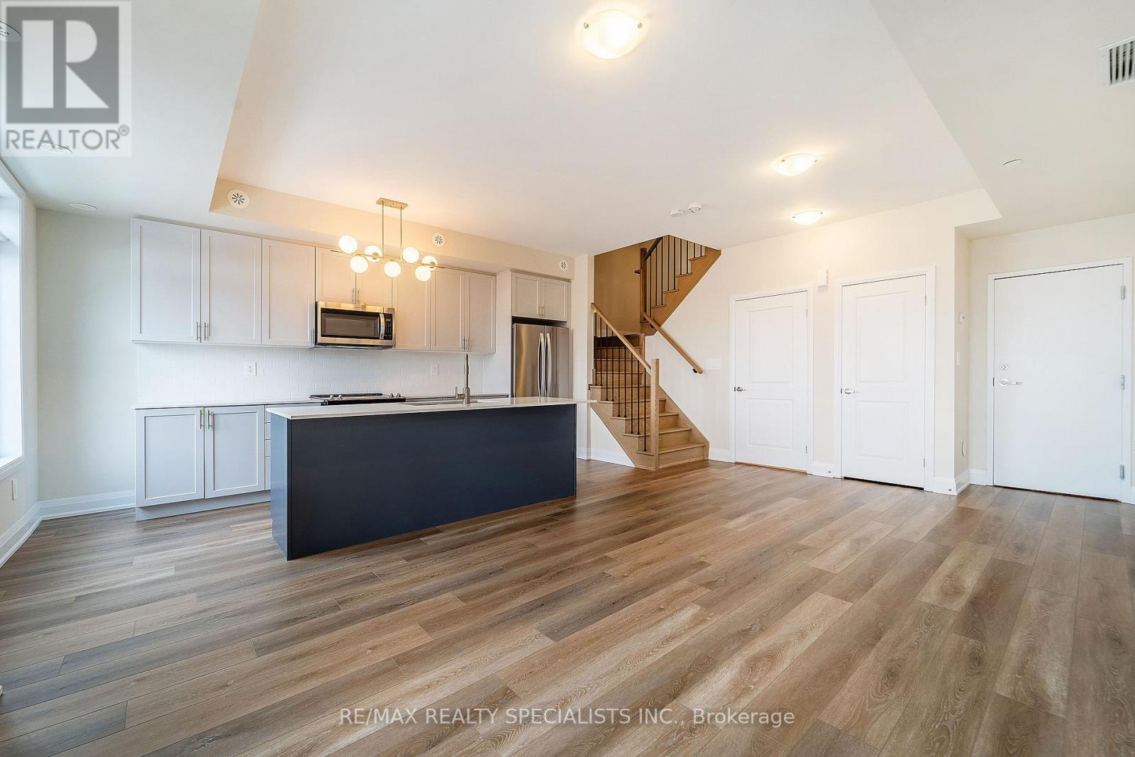 110 - 1577 ROSE WAY, Milton (CB Cobban) — photo 4