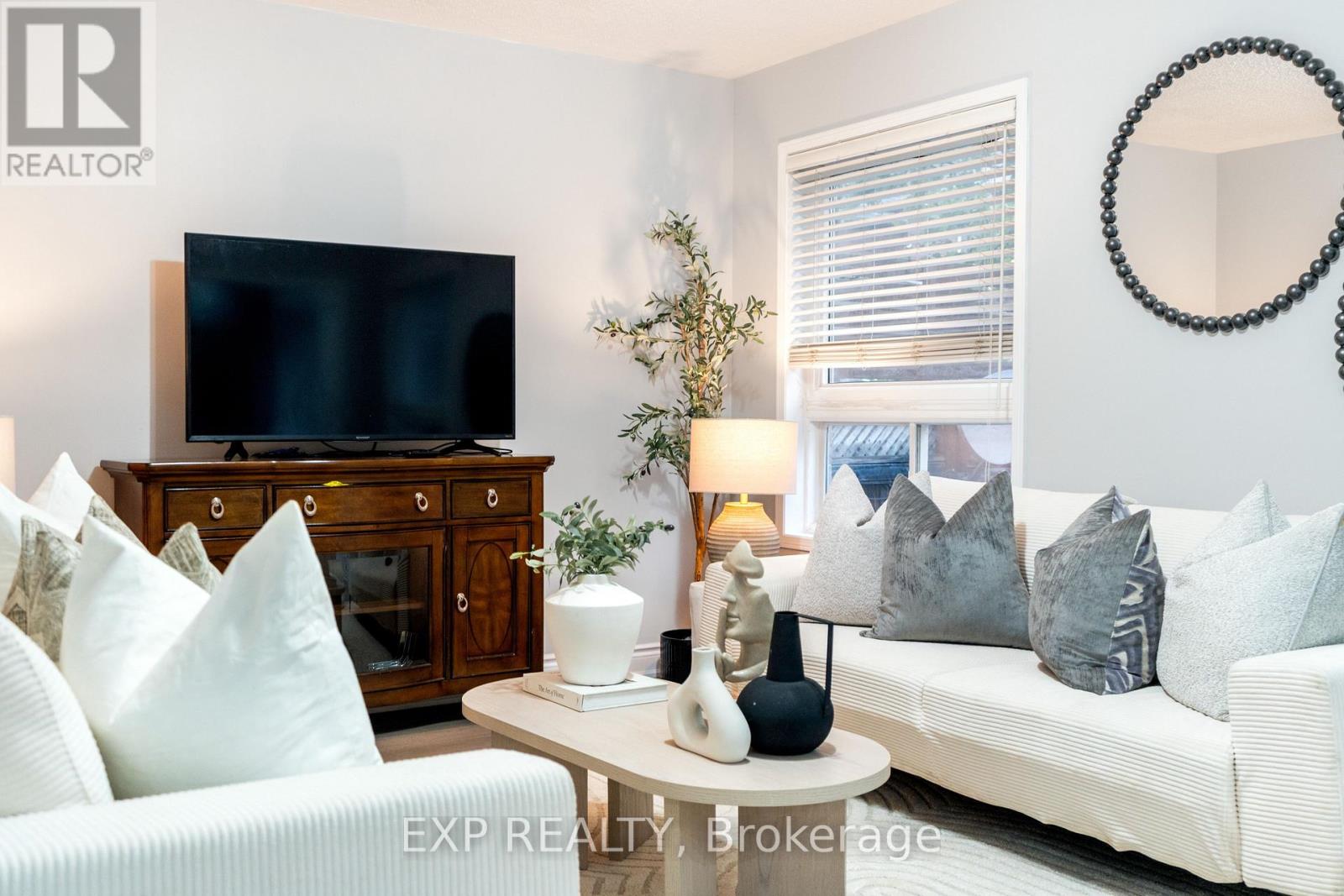 2276 FAIRMOUNT DRIVE - 21