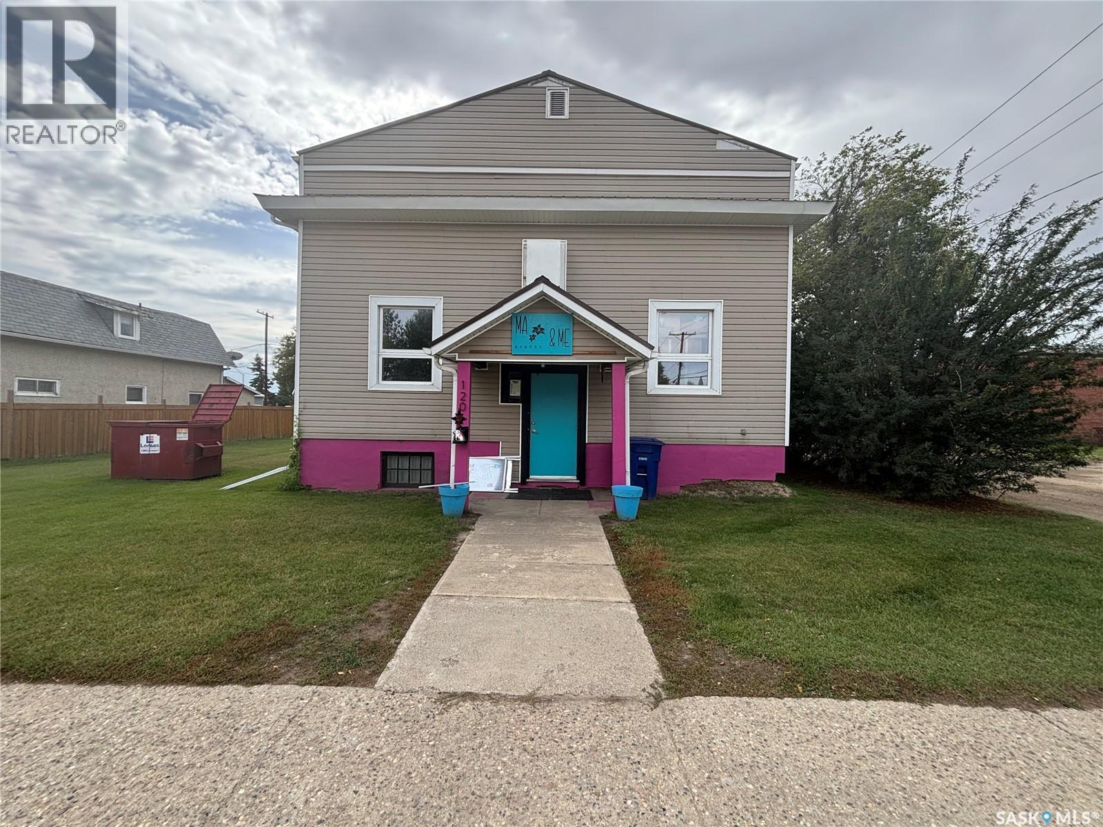 120 3RD AVENUE E, Unity