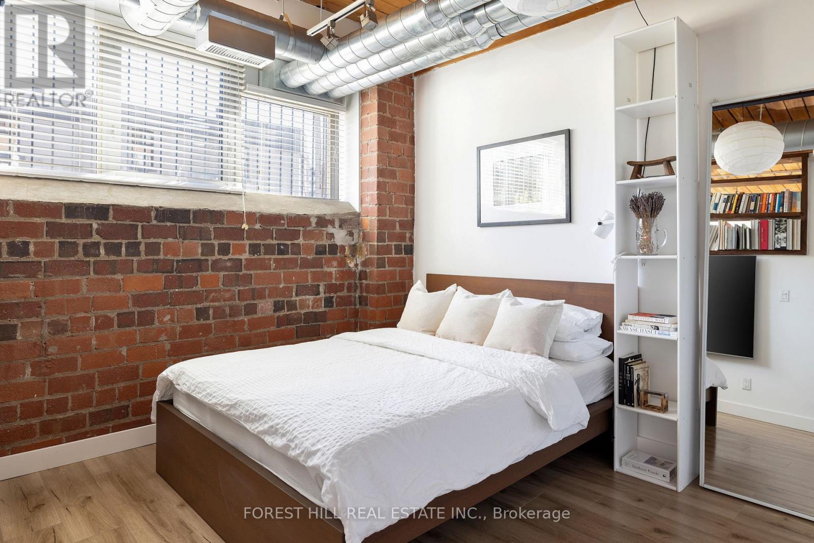 #105 2154 DUNDAS STREET W - 24
