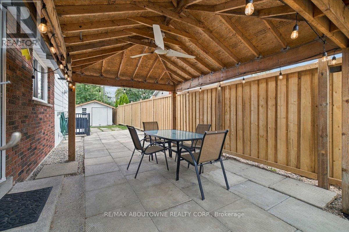 340 DUNCOMBE DRIVE - 35