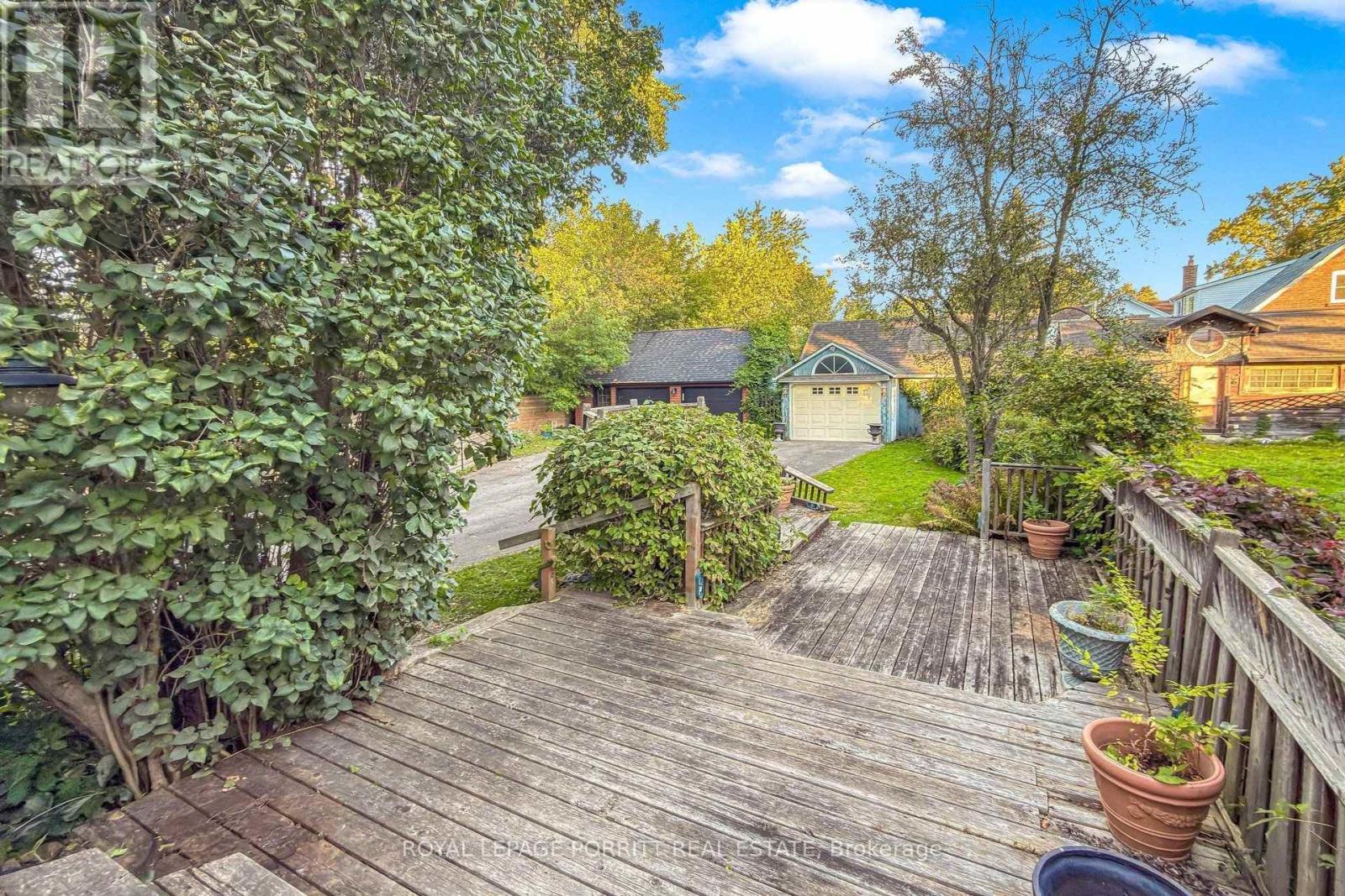 51 ARCADIAN CIRCLE - 22