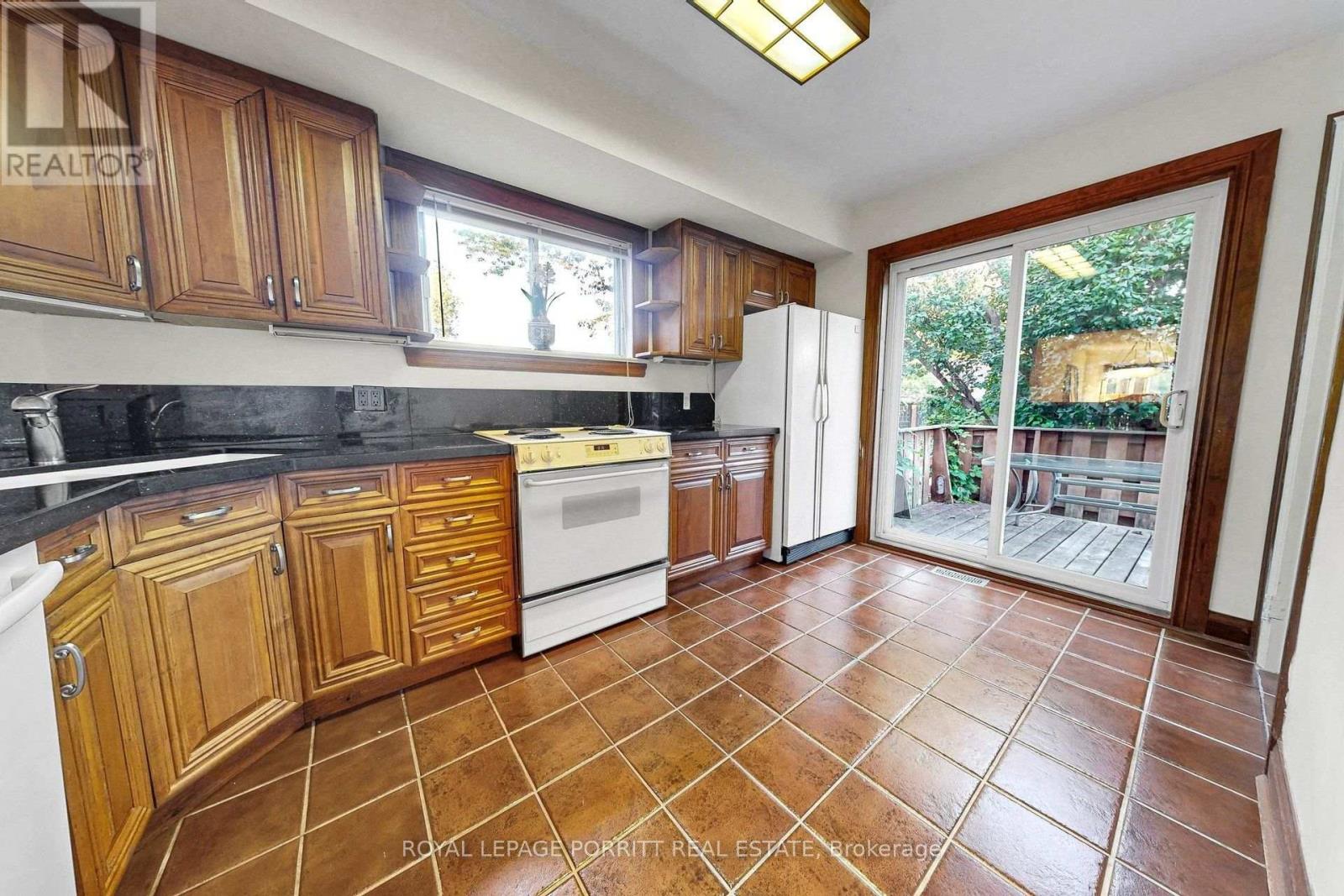 51 ARCADIAN CIRCLE, Toronto (Long Branch) — photo 8