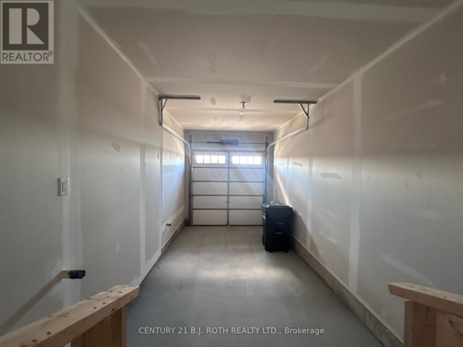 15 Milady Crescent — photo 23