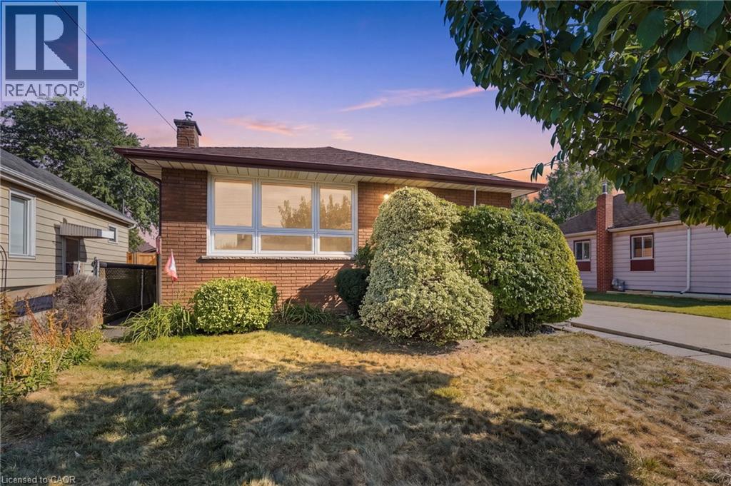 234 NORMANHURST Avenue - 1
