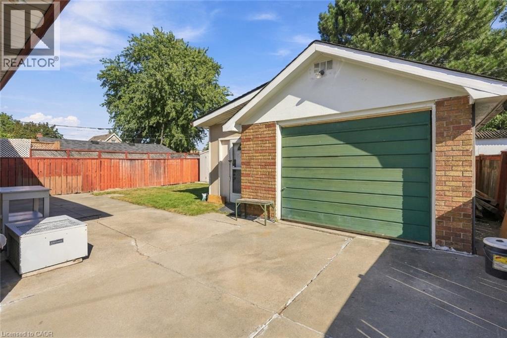 234 NORMANHURST Avenue - Image 31