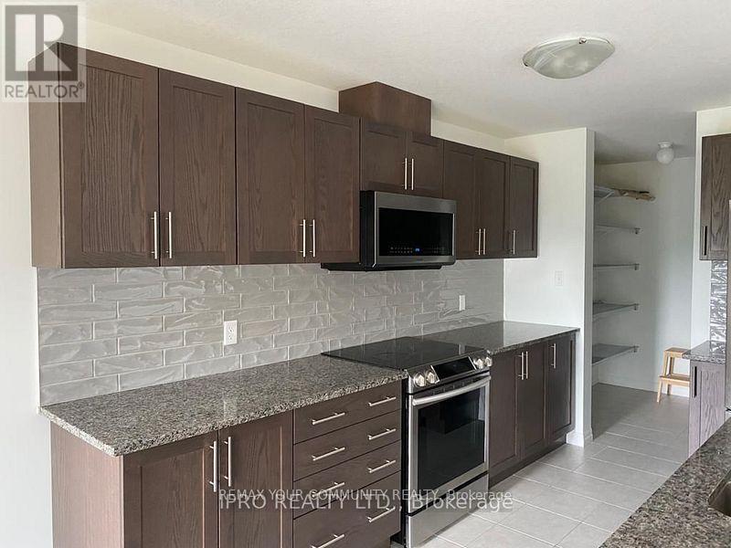 24 - 135 HARDCASTLE DRIVE — photo 2