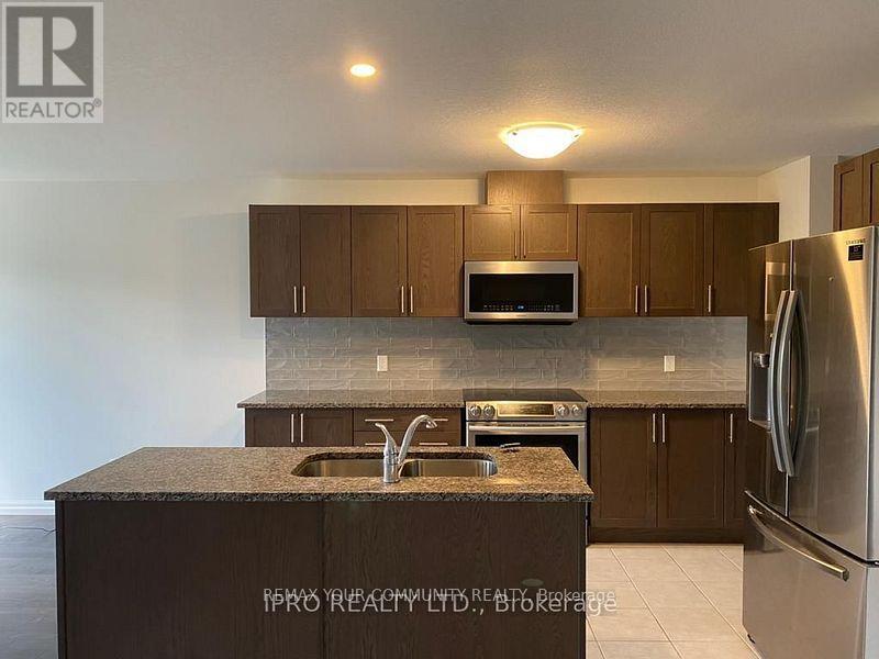 24 - 135 HARDCASTLE DRIVE — photo 3
