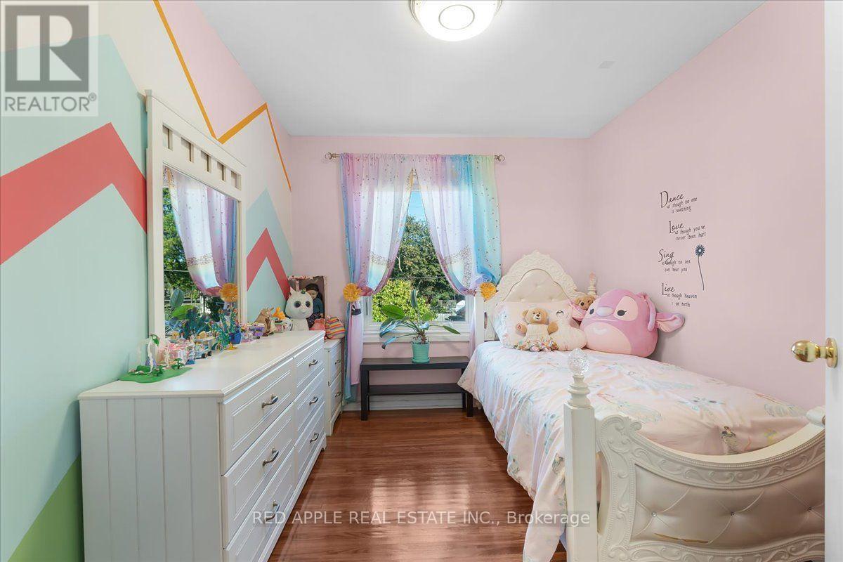 10 ARMSTRONG AVENUE - 16