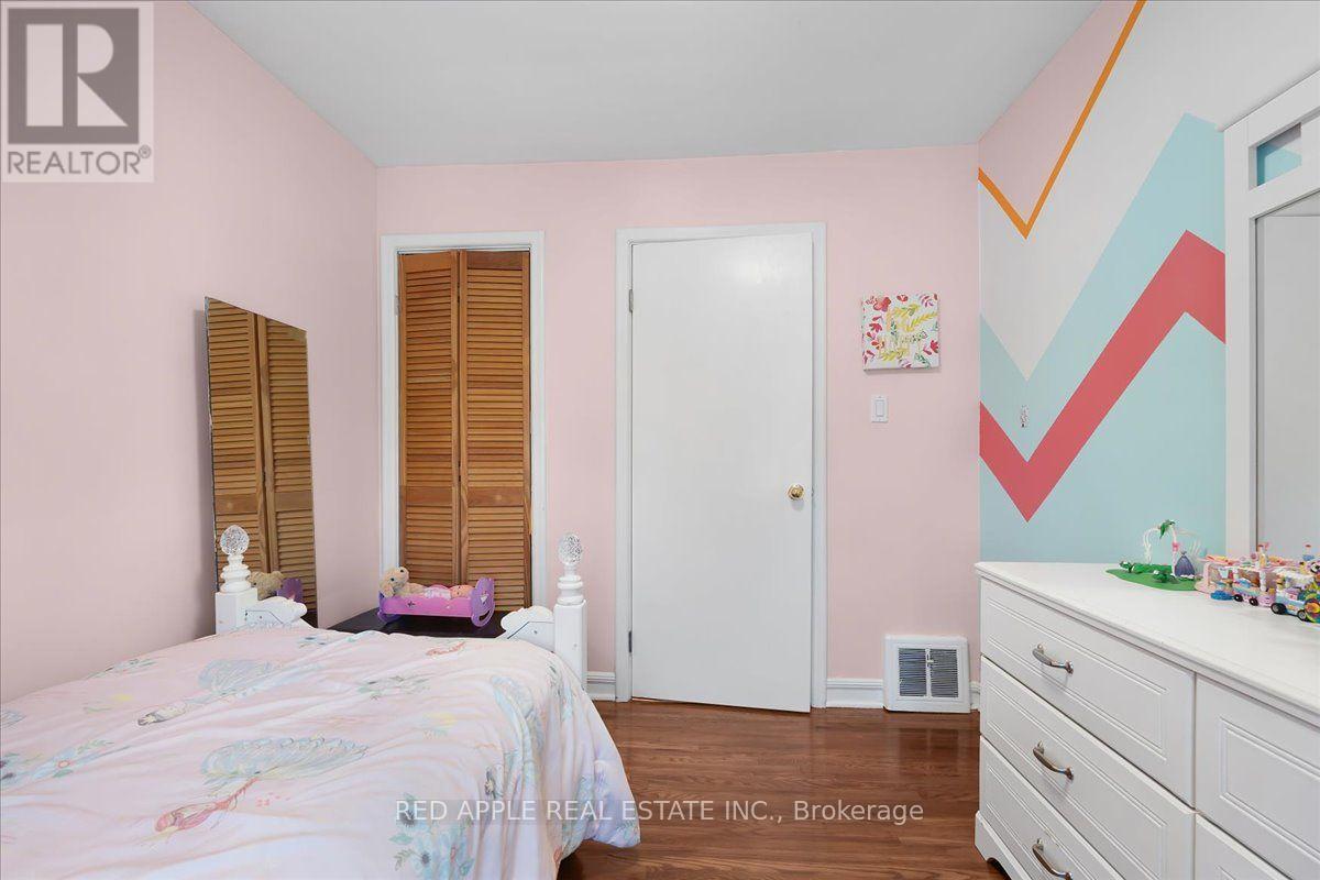 10 ARMSTRONG AVENUE - 17